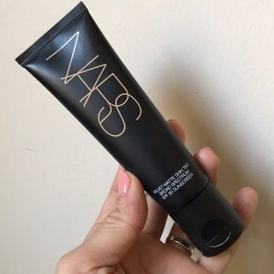 Nars Velvet Matte Skin Tint in Alaska